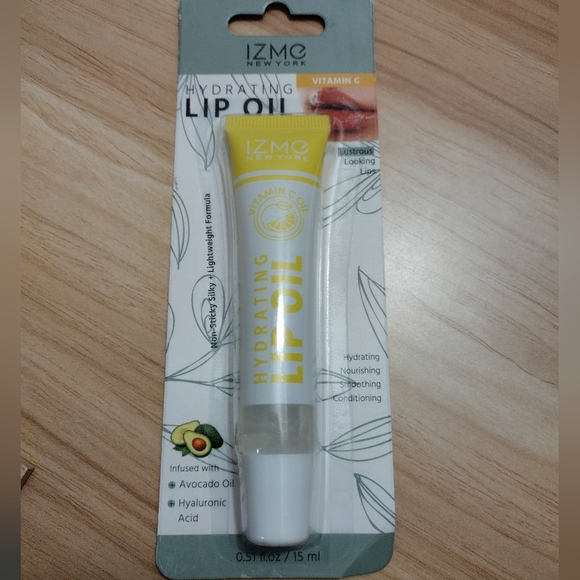 Izmo Hydrating Vitamin C Lip Oil 🆕 - Picture 1 of 4